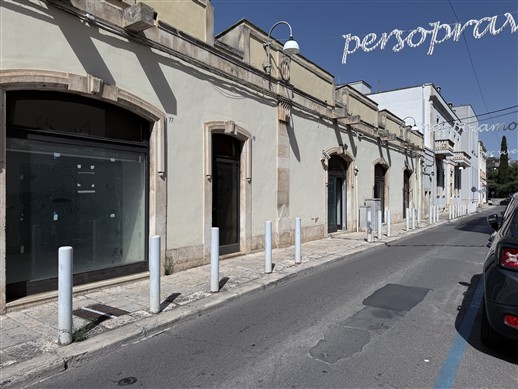 Antico Locale Al Piano Terra, In Pietra, Vari Utilizzi e Possibilit&agrave; Di Ampliamento