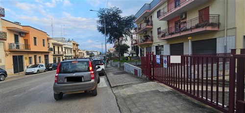 Box Auto in Contesto Condominiale in Zona Semi Centrale